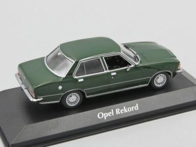 Opel Rekord D 1975 mörk grön - skala 1:43