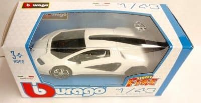 Lamborghini Countach LPI 800-4 vit - skala 1:43