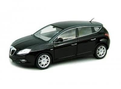 Lancia Nuova Delta silver - skala 1:43