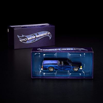 Nissan 720 King Cab custom - Hot Wheels RLC 1:64