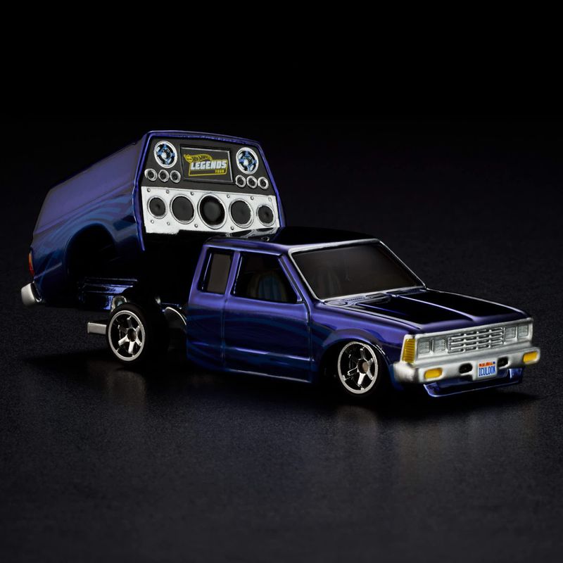 Nissan 720 King Cab custom - Hot Wheels RLC 1:64