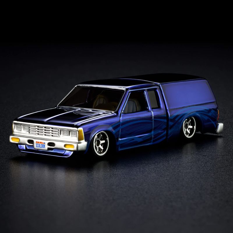 Nissan 720 King Cab custom - Hot Wheels RLC 1:64