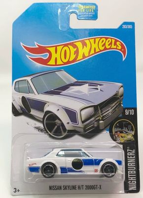 Nissan Skyline HT 2000GT-X vit - Hot Wheels 1:64