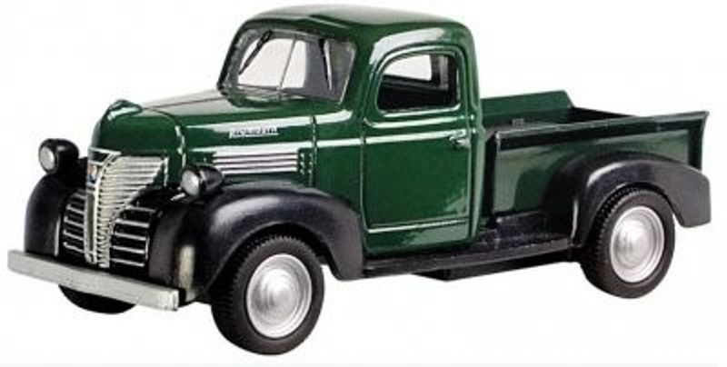 Plymouth Pickup 1941 grön - skala 1:24