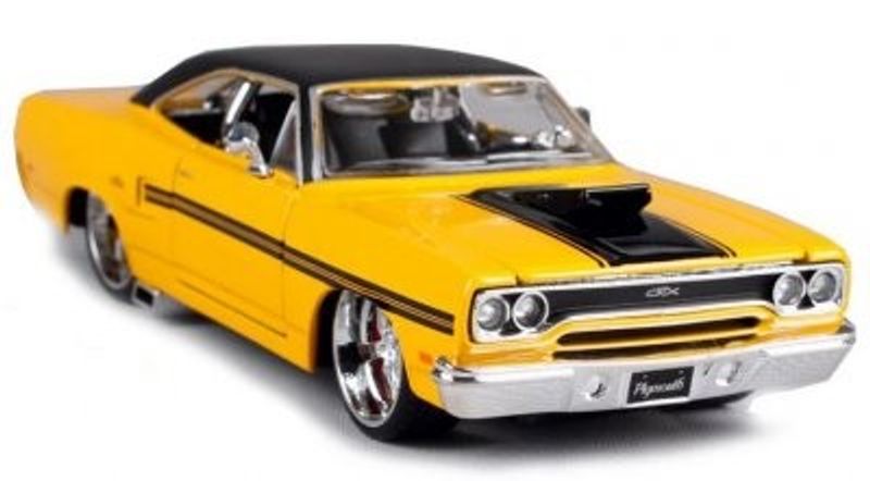Plymouth GTX 1970 gul - skala 1:24