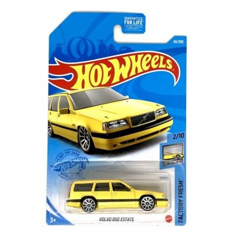 Volvo 850 Estate gul - Hot Wheels 1:64 (skadad förpacking)