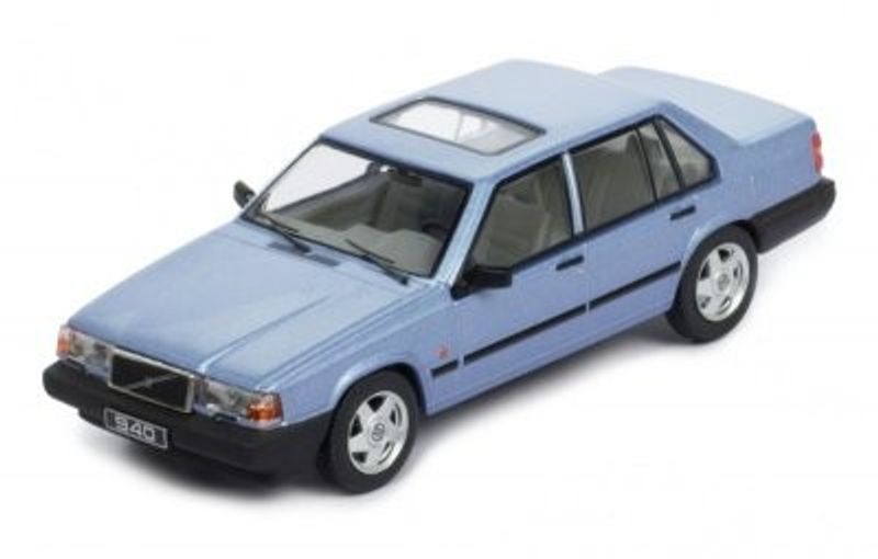 Volvo 940 Turbo 1990 blå - skala 1:43