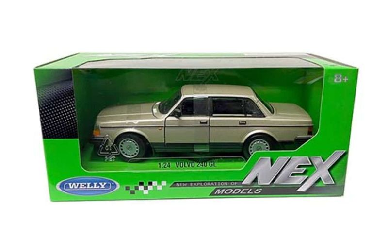 Volvo 240 GL guld - skala 1:24