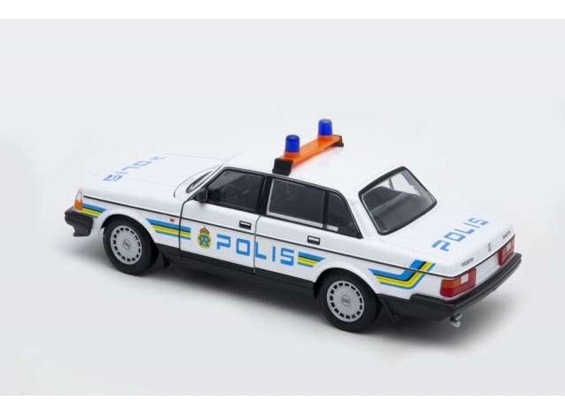 Volvo 240 GL Polis Sverige - skala 1:24