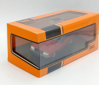 Volvo 240 Kombi/Polar 1989 röd - skala 1:43