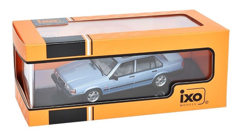 Volvo 940 Turbo 1990 blå - skala 1:43