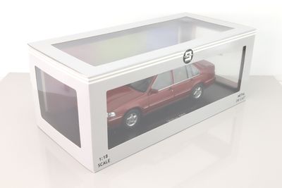 Volvo 960 1996 röd metallic - skala 1:18
