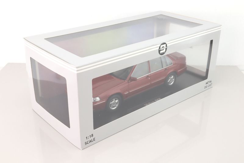 Volvo 960 1996 röd metallic - skala 1:18