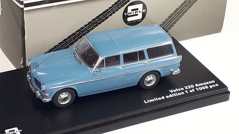 Volvo 220 Amazon blå 1966 - skala 1:43