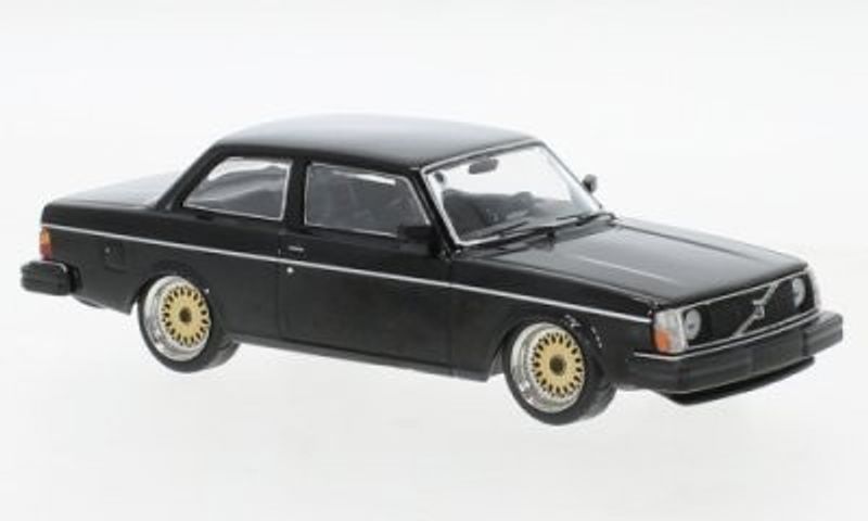Volvo 242 Custom 1980 svart - skala 1:43