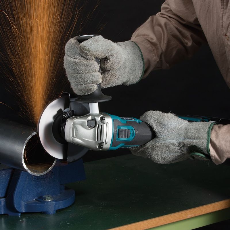 Makita DGA506RTJ Vinkelslip 18V 125mm (2x5,0ah)