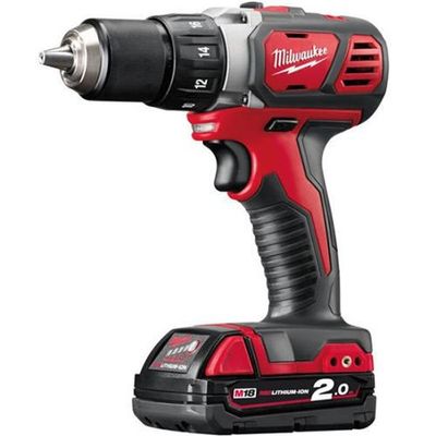 Milwaukee M18 BDD-202C Borr-/Skruvdragare 18V (2x2,0ah)