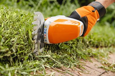 Stihl HSA 26 SET Buskhäcksax 10,8V 20 cm (1x AS 2 + ALS 31)