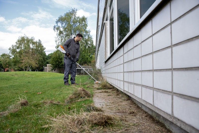 Stihl KMA 135 R Kombimaskin och 2st AP 300 S