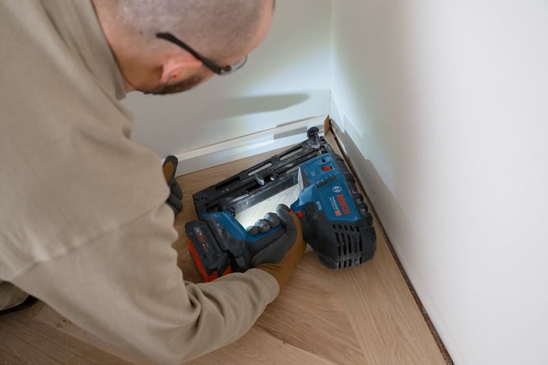 Bosch GNH 18V-64-2 M Dyckertpistol 18V 1,6mm 20° L-BOXX (utan batterier)
