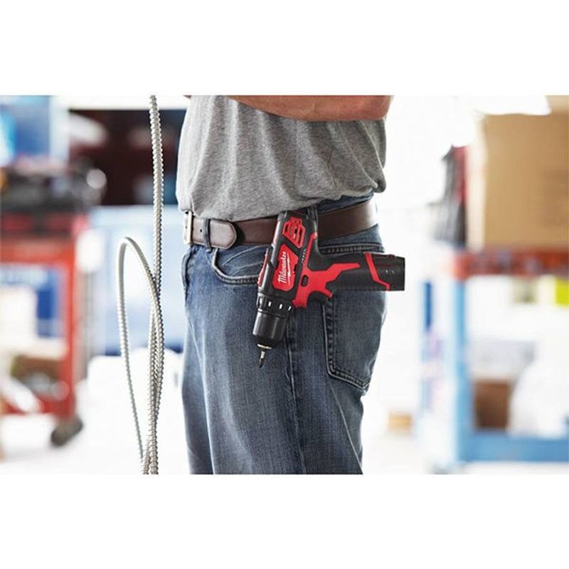 Milwaukee M12 BDD-402C Borr-/Skruvdragare 12V (2x4,0ah)
