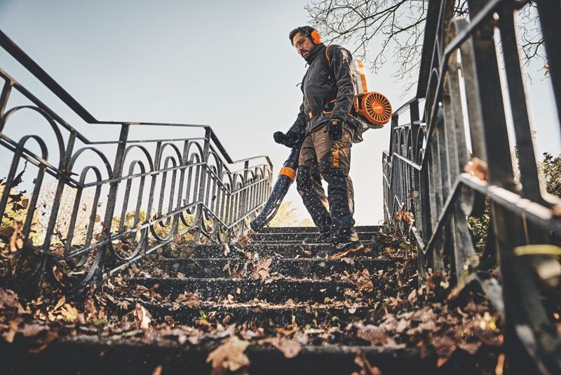 Stihl BGA 300 Ryggburen Batterilövblås 36V (utan batterier)