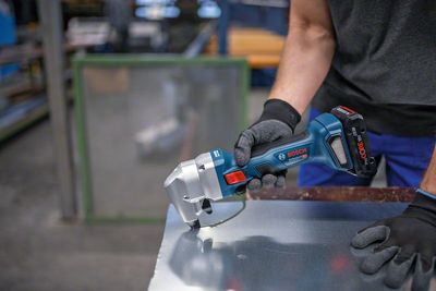 Bosch GNA 18V-16 E Nibblare 18V (utan batterier)