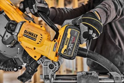 DeWalt DCS781X2 Kapsåg 54V XR FV 305mm (2x9,0ah)
