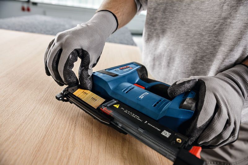 Bosch GNH 18V-35 Stiftpistol 18V 0,6 mm i L-BOXX (utan batteri)