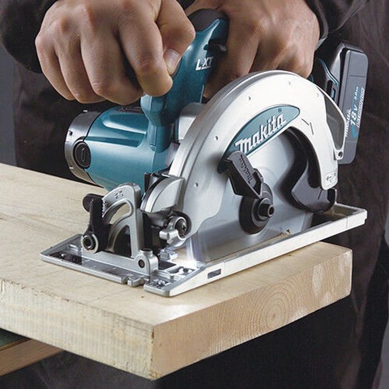 Makita DSS610Z Cirkelsåg 18V (165mm)