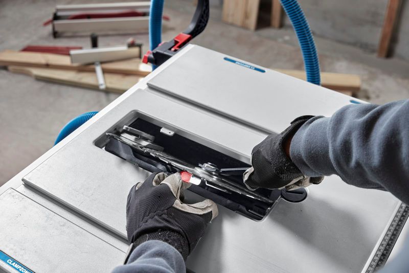 Bosch GTS 70-216 Bordssåg kompakt och exakt