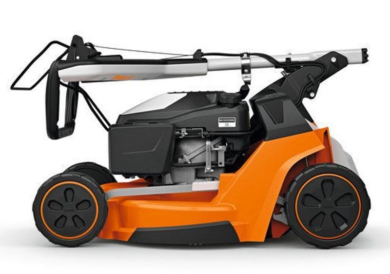 STIHL RM 448 T Bensindriven Gräsklippare - Mångsidig och Kraftfull för Medelstora Gräsmattor