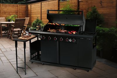 Landmann Gasolgrill Outdoor Kitchen 6.1 maxX 800 °C Svart