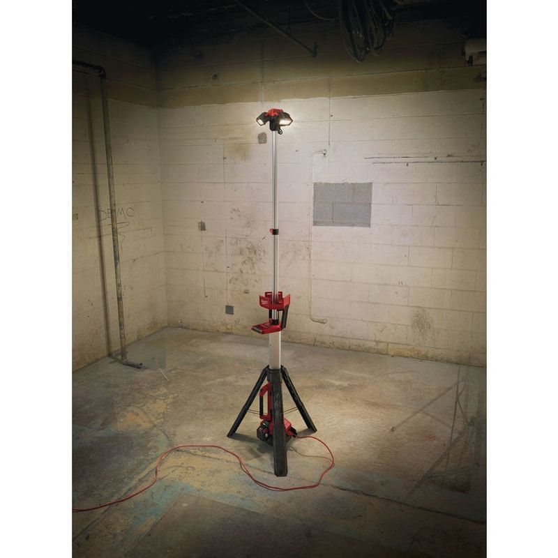 Milwaukee M18 HSAL-0 Arbetsbelysning på stativ 18V (utan batterier)