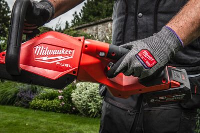 Milwaukee M18 FHET75G2-0 FUEL Häcksax 75cm 18V (utan batterier)