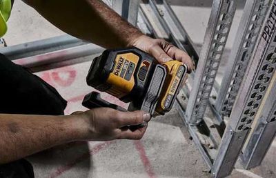 DeWalt DCLE34021N Krysslaser 18V XR Grön (utan batterier)