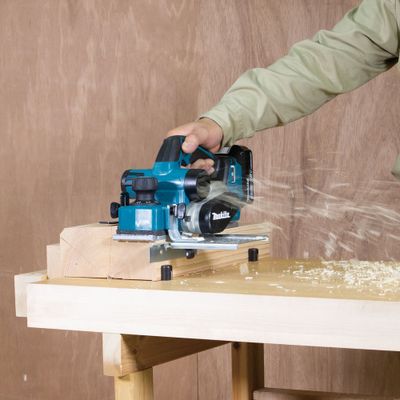 Makita DKP181Z Batteridriven Hyvel LXT 82mm 18V