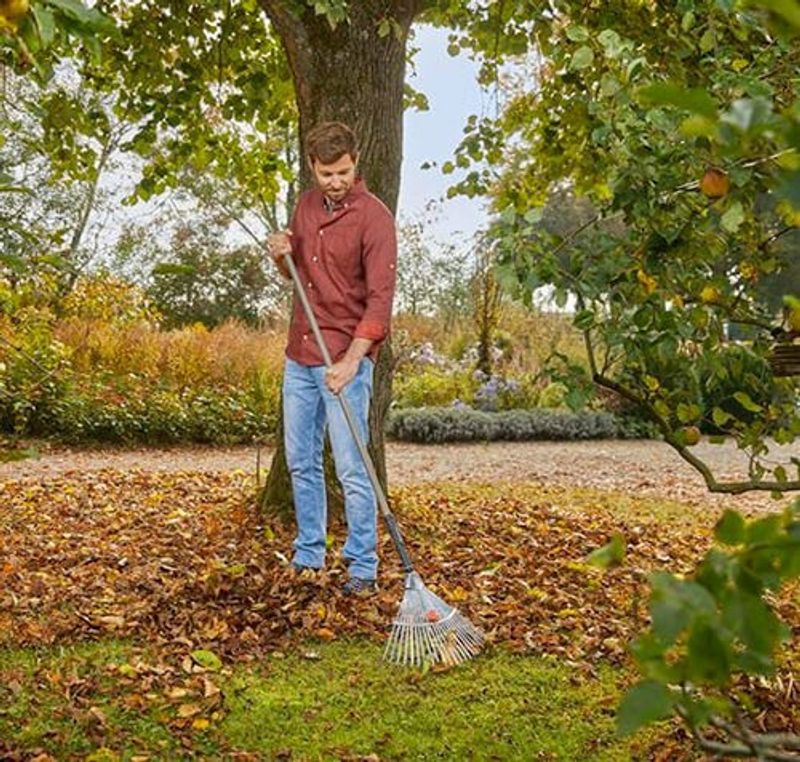 Gardena 17107-20 NatureLine Ställbar Bladfjäderräfsa metall