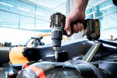 DeWalt DCK200ME2GT Combokit 18V (2x1,7Ah) Mclaren-Edition