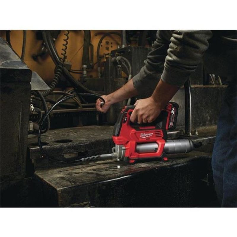 Milwaukee M18 GG-201C Smörjspruta 18V (1x2,0ah)