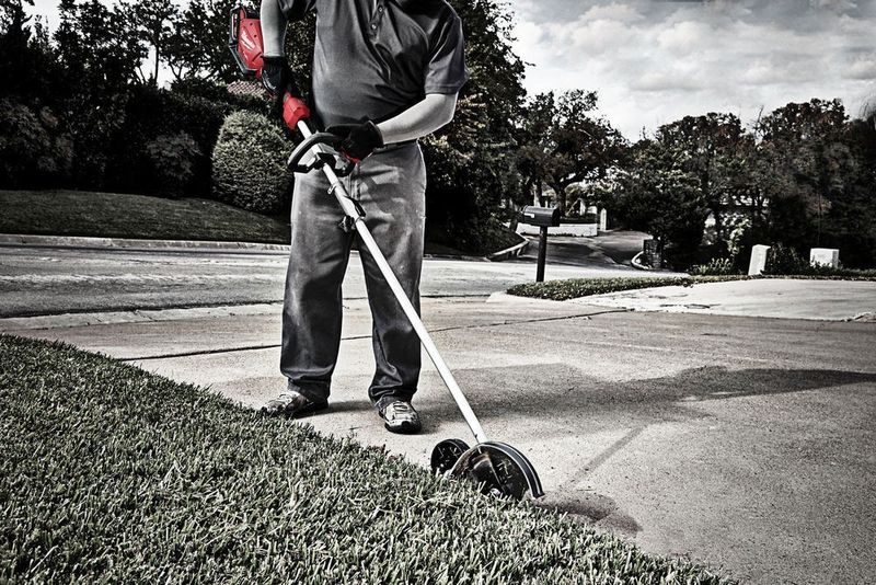 Milwaukee M18 FOPH2-0 FUEL Multitrimmer med QUIK-LOK 18V (utan batterier)