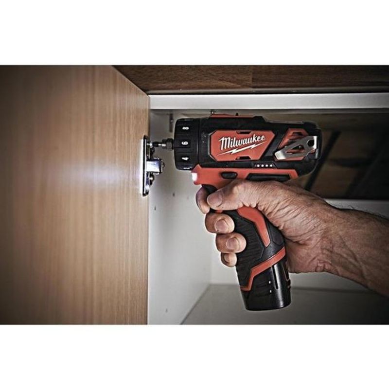 Milwaukee M12BDDXKIT-202C Borr-/Skruvdragarkit 12V (2x2,0ah)