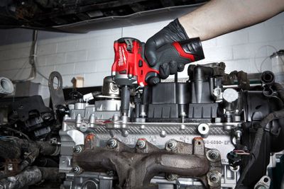 Milwaukee M12 FIW38-422X Mutterdragare 12V 3/8" (1x2,0ah 1x4,0ah)