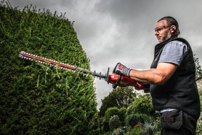 Milwaukee M18 FHET75G2-0 FUEL Häcksax 75cm 18V (utan batterier)