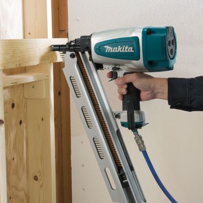 Makita Rakbandad spikpistol 21° 50-90mm