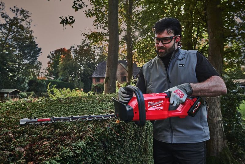 Milwaukee M18 FHET45-802 Batteridriven Häcksax 45cm (2x8,0ah)