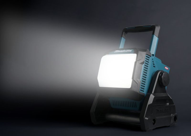 Makita ML005G Uppladdningsbar arbetslampa 14,4V/18V/40V LXT / XGT