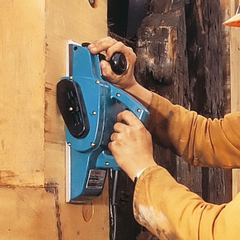 Makita 1911B Hyvel (110mm)