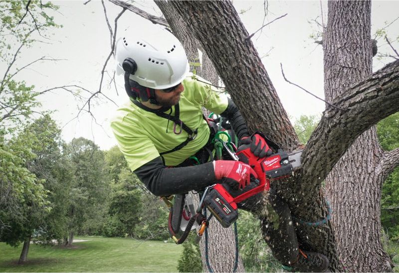 Milwaukee M18 FHS 20 Grensåg 18V 20cm (utan batterier)