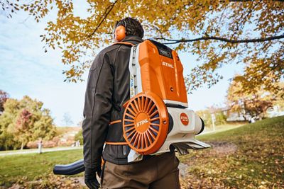 Stihl BGA 300 Ryggburen Batterilövblås 36V (utan batterier)